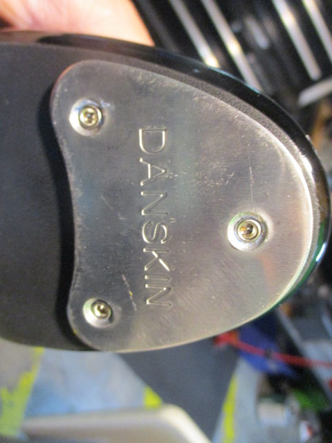 Used Danskin Size 1 Girls Tap Shoes