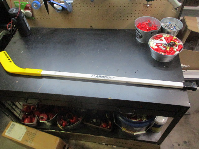 Load image into Gallery viewer, Used Flaghouse Plastic Hockey Stick - 45"
