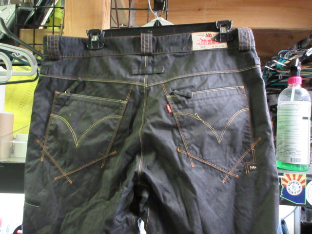 Load image into Gallery viewer, Used Levis Winter Snow Pants - Size XL
