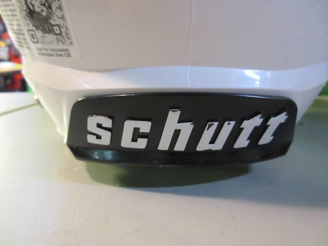 Load image into Gallery viewer, Used Schutt Vengeance A3 White Youth Medium Football Helmet
