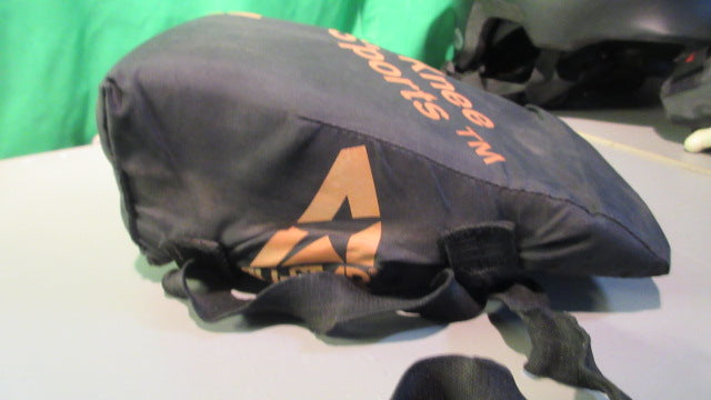 Load image into Gallery viewer, Used All Stars Catchers Knee Savers - Single 1
