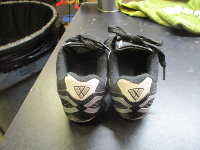 Load image into Gallery viewer, Vizari Verona Soccer Cleats Youth Size 9.5
