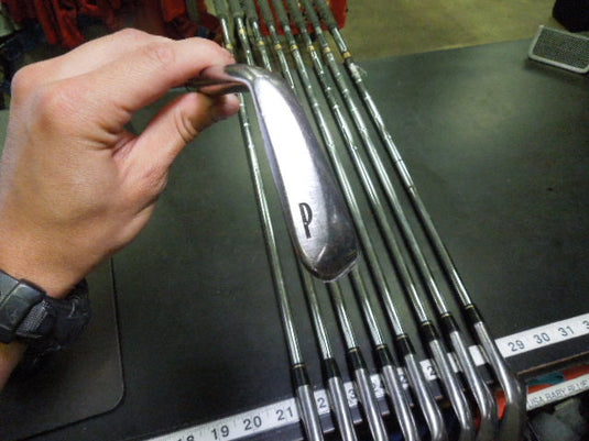 Used Titleist DCI 962 9pc Right Hand Iron Set 3-9 Iron and S,P-Wedge