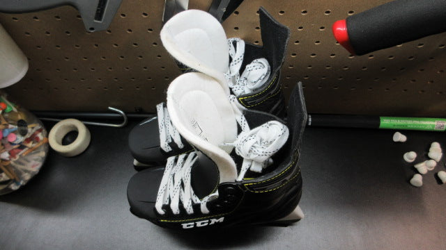 Load image into Gallery viewer, CCM 9350 Super Tacks Hockey Skates - Size Youth 1
