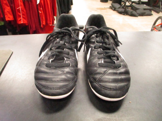 Used Nike Black Soccer Cleats Size 2