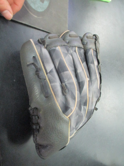 Load image into Gallery viewer, Used Adidas Easy Close 11.5&quot; Glove - RHT
