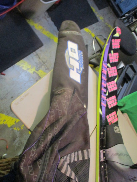 Load image into Gallery viewer, Used HO Extreme 9.6 Comp Flex Sixty Six Slalom Ski With bag

