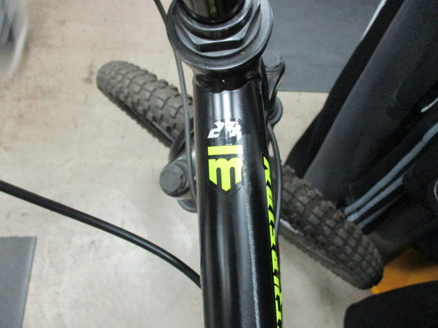 Load image into Gallery viewer, Used Mongoose Excursion 20&quot; 21 Speed Kids Mountain Bike
