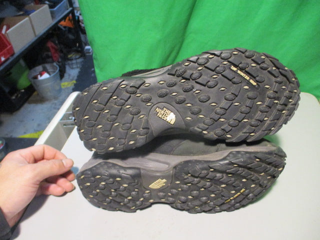 Load image into Gallery viewer, Used North Face Womens 7 Winter Boots
