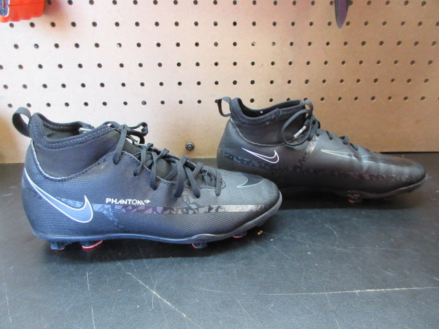 Load image into Gallery viewer, Used Nike Phantom GT2 Club MG Soccer Cleats - Size 1.5
