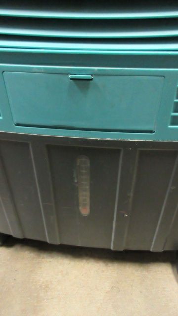 Load image into Gallery viewer, Used Hessaire MC26A Protable Evaporative Cooler - small wear
