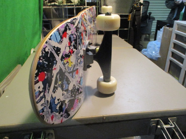 Load image into Gallery viewer, Used 31&quot; Complete Skateboard
