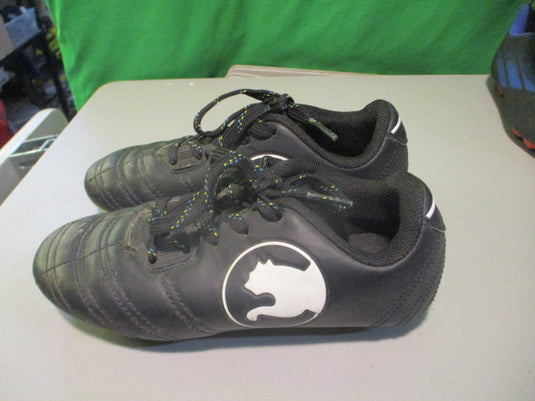 Used Puma Size 12 Kids Soccer Cleats
