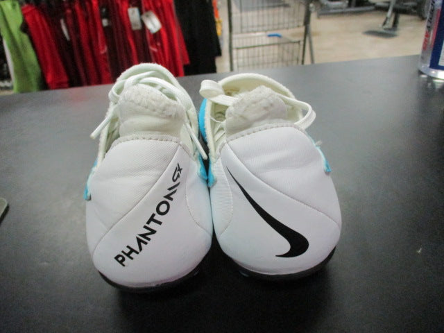 Load image into Gallery viewer, Used Nike Phantom Size 5 Soccer Cleats

