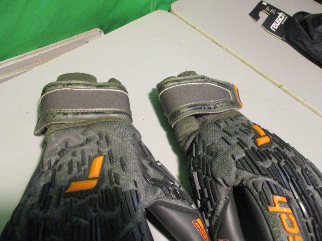 Load image into Gallery viewer, Used Reusch Attrakt Grip Finger Size 9 Support Soccer Goalkeeper Gloves
