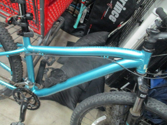 Used Diamondback LUX ST 27.5" 24 Speed Mountain Bike