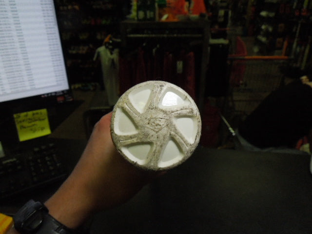 Load image into Gallery viewer, Used Louisville Slugger One Piece Diva 28 in 16.5 oz -11.5
