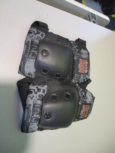 Load image into Gallery viewer, Used Tony Hawk Huck Jam Series Adult Skating Elbow Pads
