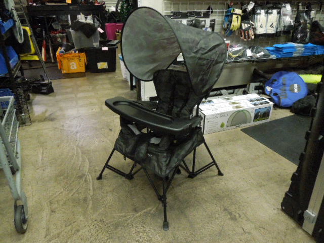 Load image into Gallery viewer, Used Baby Delight Go With Me Venture Chair with Shade, Table and Carry Bag
