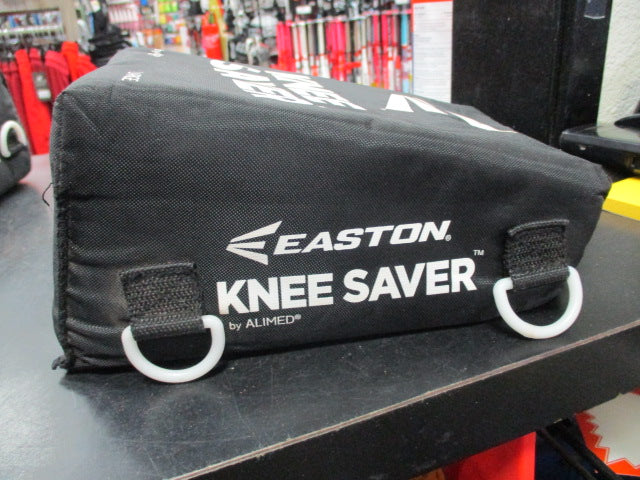 Load image into Gallery viewer, Used Easton Knee Savers Lare Black Catchers Knee Savers
