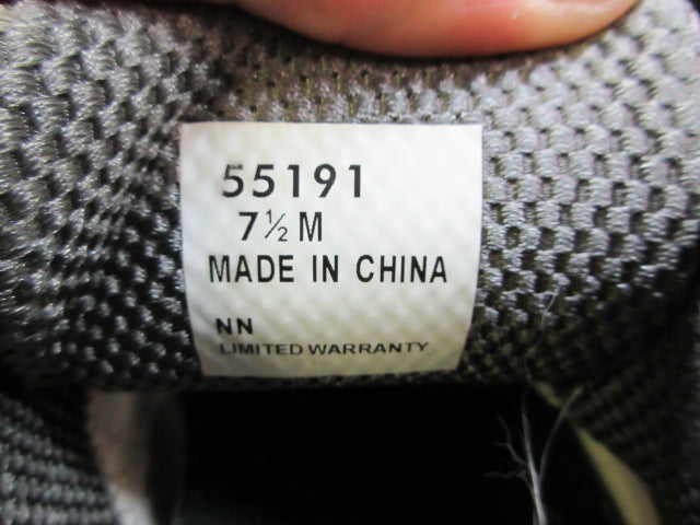 Load image into Gallery viewer, Used Foot-Joy Golf Shoes - Size 7.5
