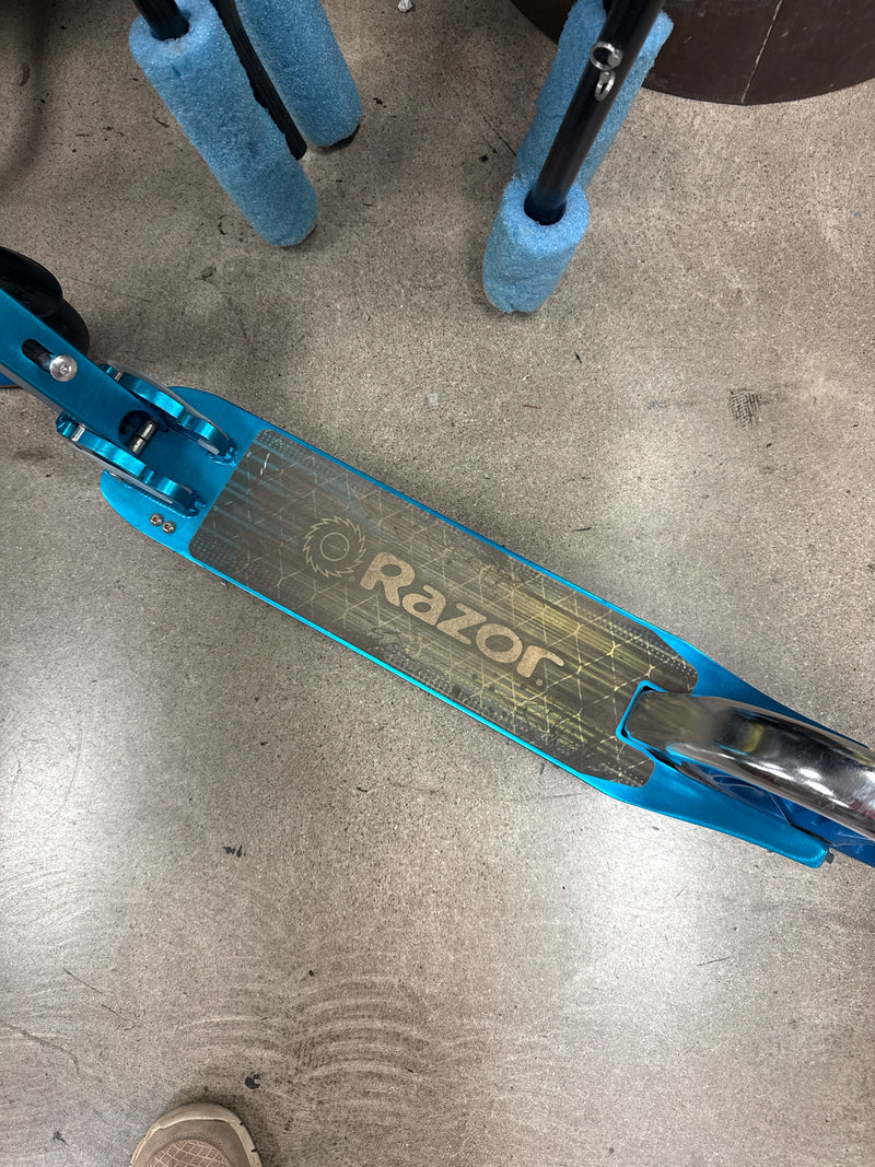 Load image into Gallery viewer, Used Razor Big Wheel Folding Scooter
