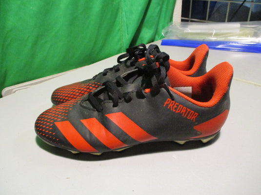 Used Adidas Predator Size Youth 5 Soccer Cleats