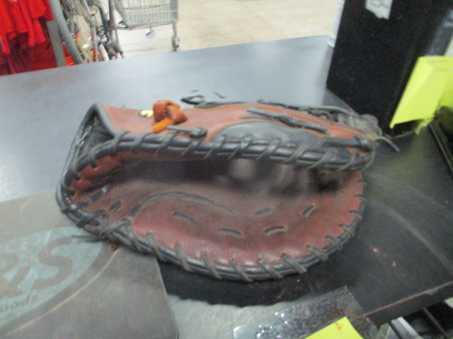 Load image into Gallery viewer, Used Wilson A905 12 3/4" First Base Mitt - RHT
