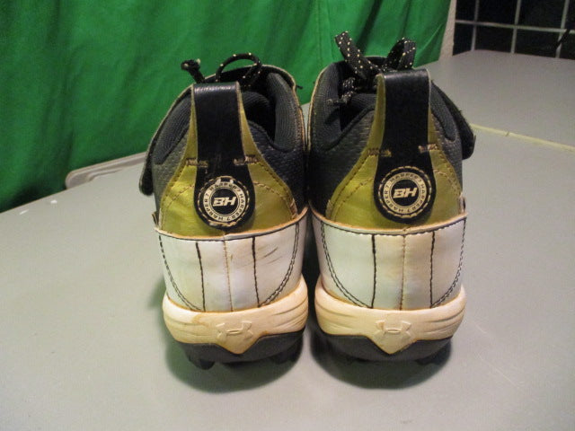 Load image into Gallery viewer, Used Under Armour BH Size Youth 4.5 Cleats
