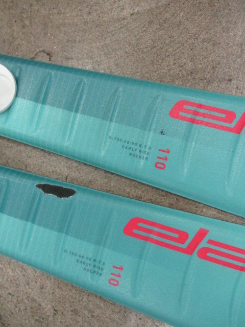 Load image into Gallery viewer, Used Elan Star Size 110CM Downhill Skis W/ Elan Bindings
