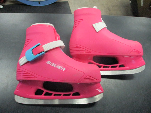 Load image into Gallery viewer, Used Bauer Lil Champ Junior Hockey Skates Size 10Y-11Y
