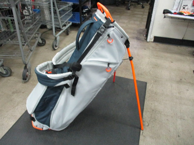 Load image into Gallery viewer, Used TaylorMade Golf Stand Bag
