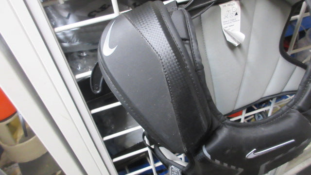 Load image into Gallery viewer, Used Nike Vapor Select Shoulder Pads - no shoulder pads
