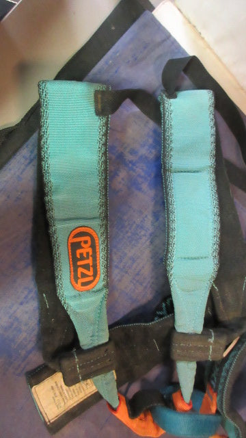 Load image into Gallery viewer, Used Petzl Mercury C31 Climbing Harness - broken plastic rings
