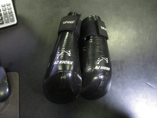 Used Century Padded Sparring Gloves Size Adult Small