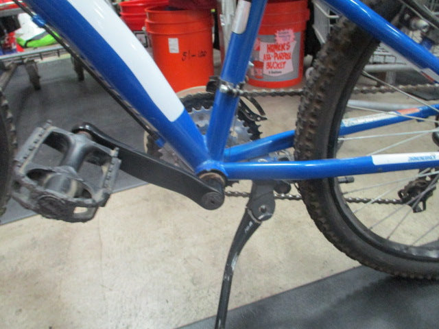 Load image into Gallery viewer, Used DiamondBack Cobra 24&quot; 21 Speed Mountain Bike
