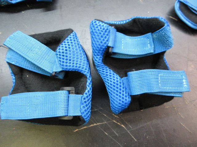 Load image into Gallery viewer, Used Skating Knee Pads - Youth
