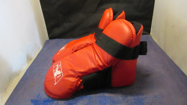 Load image into Gallery viewer, Used ATA Sparring Shoes Adult Size 11 - wear on bottom
