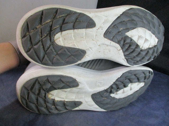 Load image into Gallery viewer, Used Foot-Joy Flex XP Golf Shoes Size 9.5
