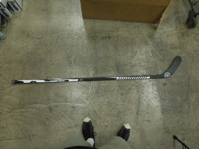 Load image into Gallery viewer, Used Warrior Dynasty HD Pro 75 Grip Right Hand 60" Hockey Stick
