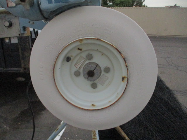 Load image into Gallery viewer, Used Jugs Dual Wheel Pitching Machine
