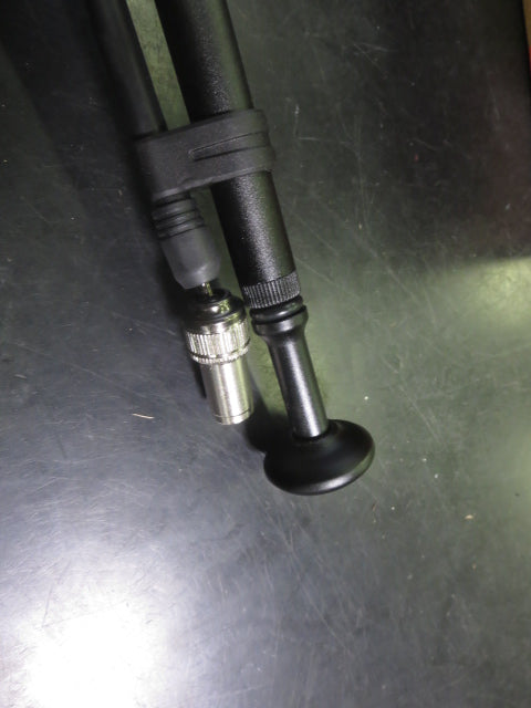 Load image into Gallery viewer, Like New Fox Racing High Pressure Digital Pump
