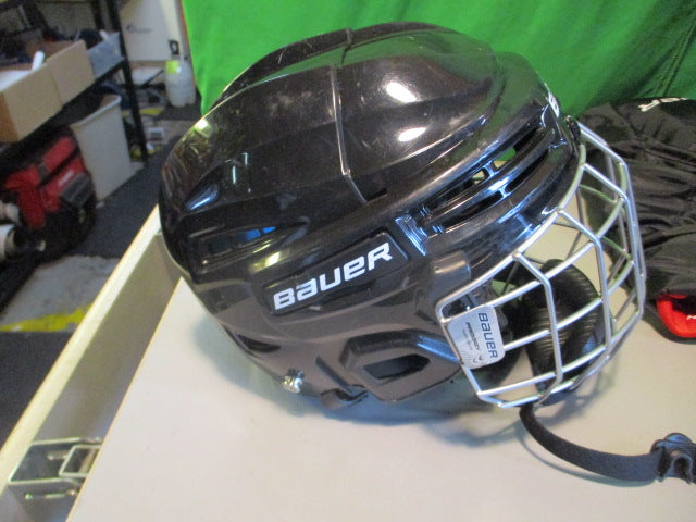 Load image into Gallery viewer, Used Bauer Prodigy Size 6 - 6 5/8 Hockey Helmet
