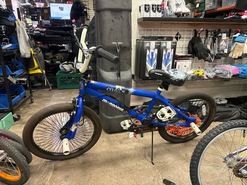 Load image into Gallery viewer, Used Mongoose Cell Special Ops Freestyle Stunt BMX Bike
