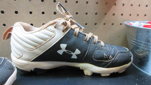 Load image into Gallery viewer, Used Under Armour Boys' UA Leadoff Low RM Jr. Baseball Cleats - Size Youth 2
