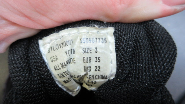 Load image into Gallery viewer, Used Louisville Slugger DTS Baseball Shoes Cleats - Size Youth 3
