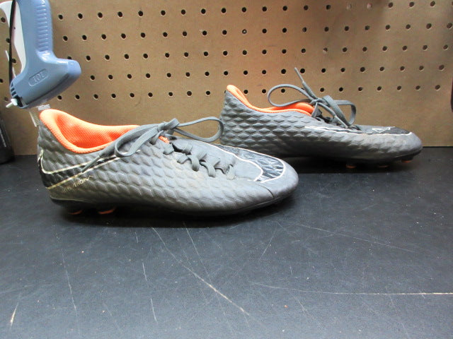 Load image into Gallery viewer, Used Nike Hypervenom Soccer Cleats - Size Youth 5
