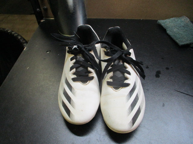 Load image into Gallery viewer, Used Adidas Soccer Cleats Youth Size 10.5K
