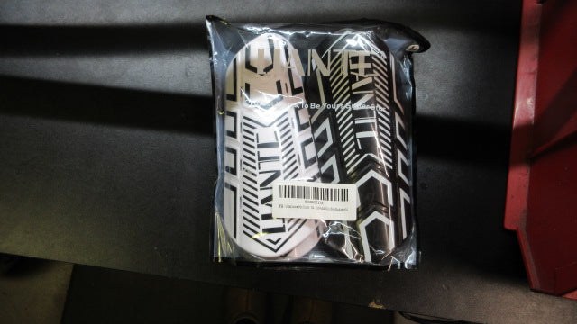 Load image into Gallery viewer, Uantc Soccer Shin Guards - Size Medium - 2 Pair
