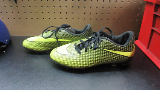 Used Nike Soccer Cleats - Youth Size 6